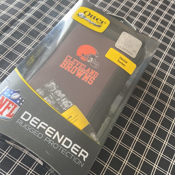 NFL  Otter Box Defender - Picture 2 of 13